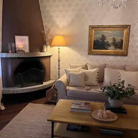 Bed & Breakfast House And Garden