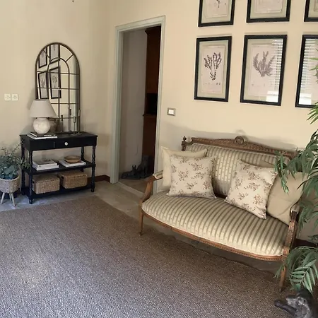 House And Garden Bed & Breakfast