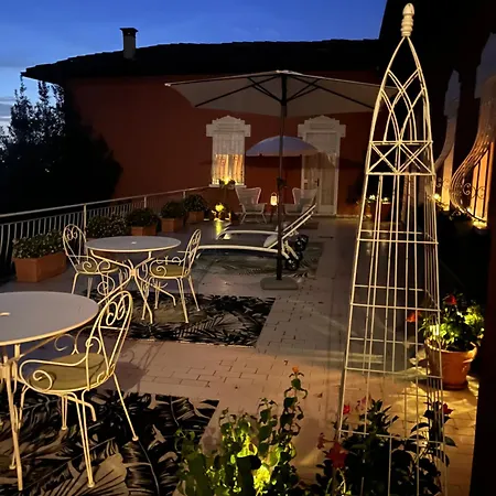 House And Garden Bed & Breakfast 3*