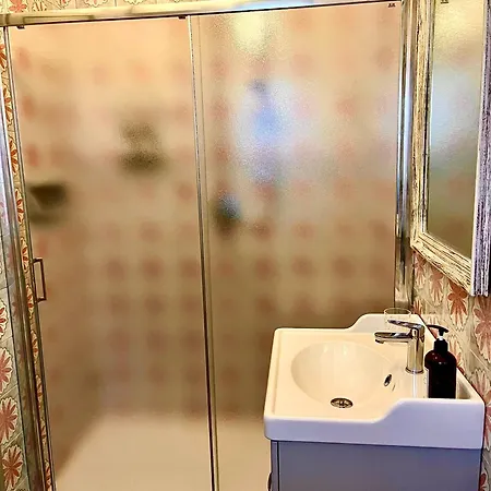 Bed & Breakfast House And Garden 3*
